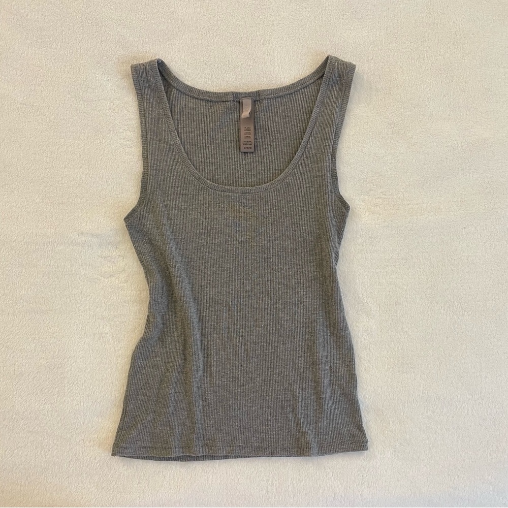 SKIMS Gray Tank Top sz M